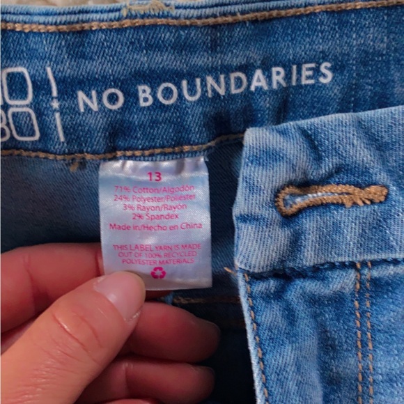 No Boundaries Light Blue Denim Jeans - Picture 2 of 3